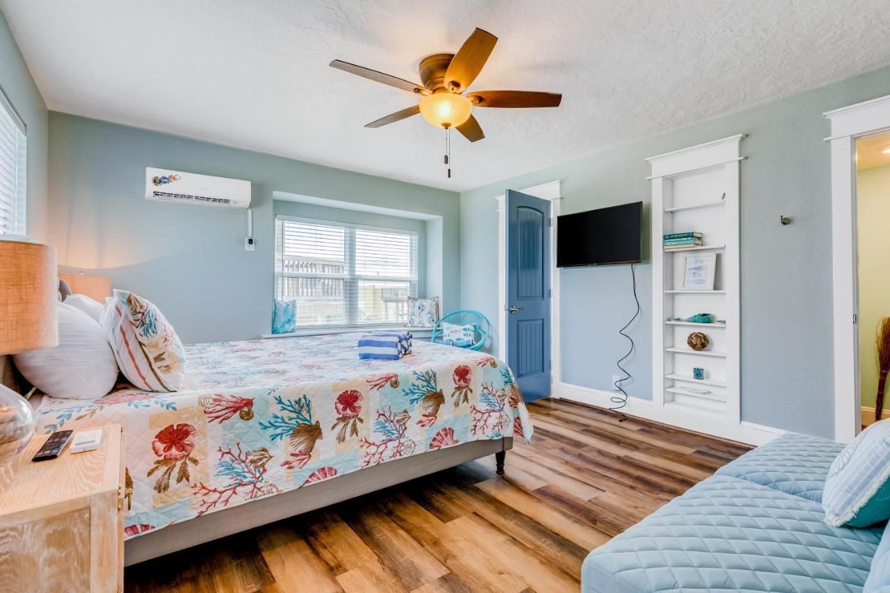 The Quirky Whale Villa Surfside Beach Buitenkant foto